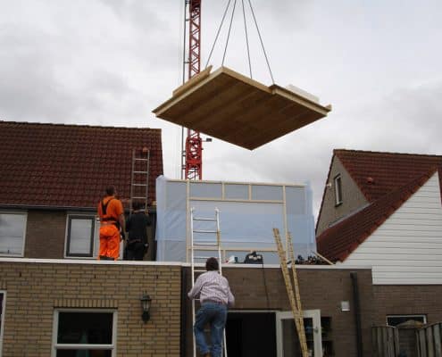 6-Koekoesbloem-te-Zeeland,-prefab-platdak-monteren