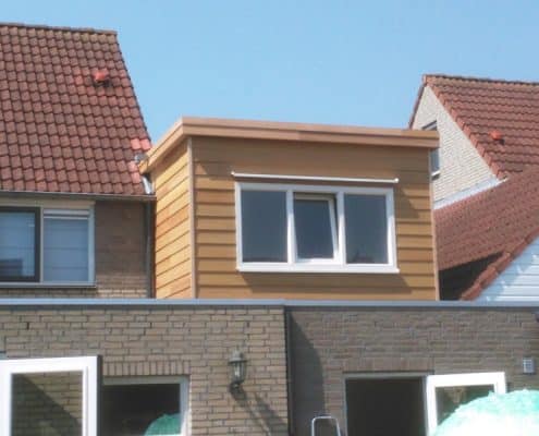 9-Koekoesbloem-te-Zeeland,-opbouw-achtergevel