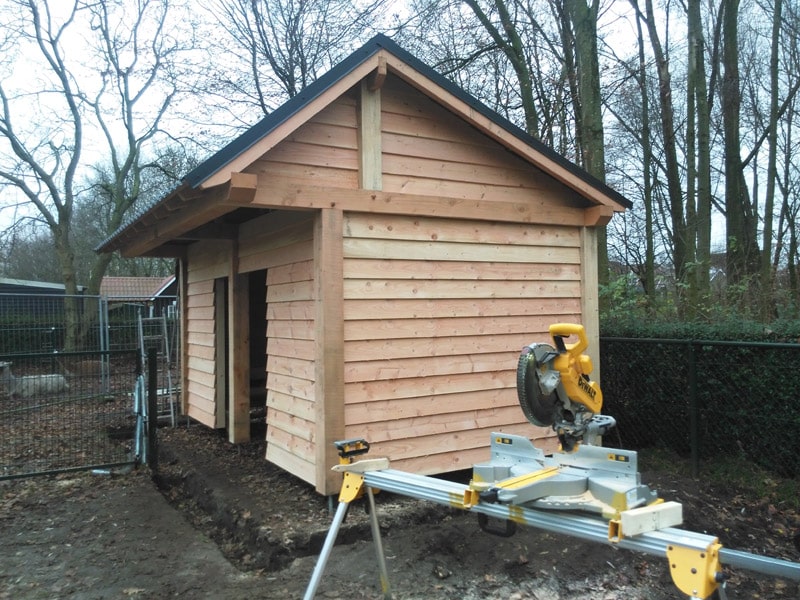 10-Zeeland-Graspeel,-lama-schuilstal